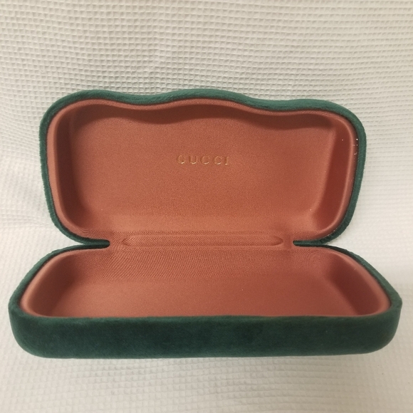 Gucci Green Velour Sunglass Case - Picture 7 of 12